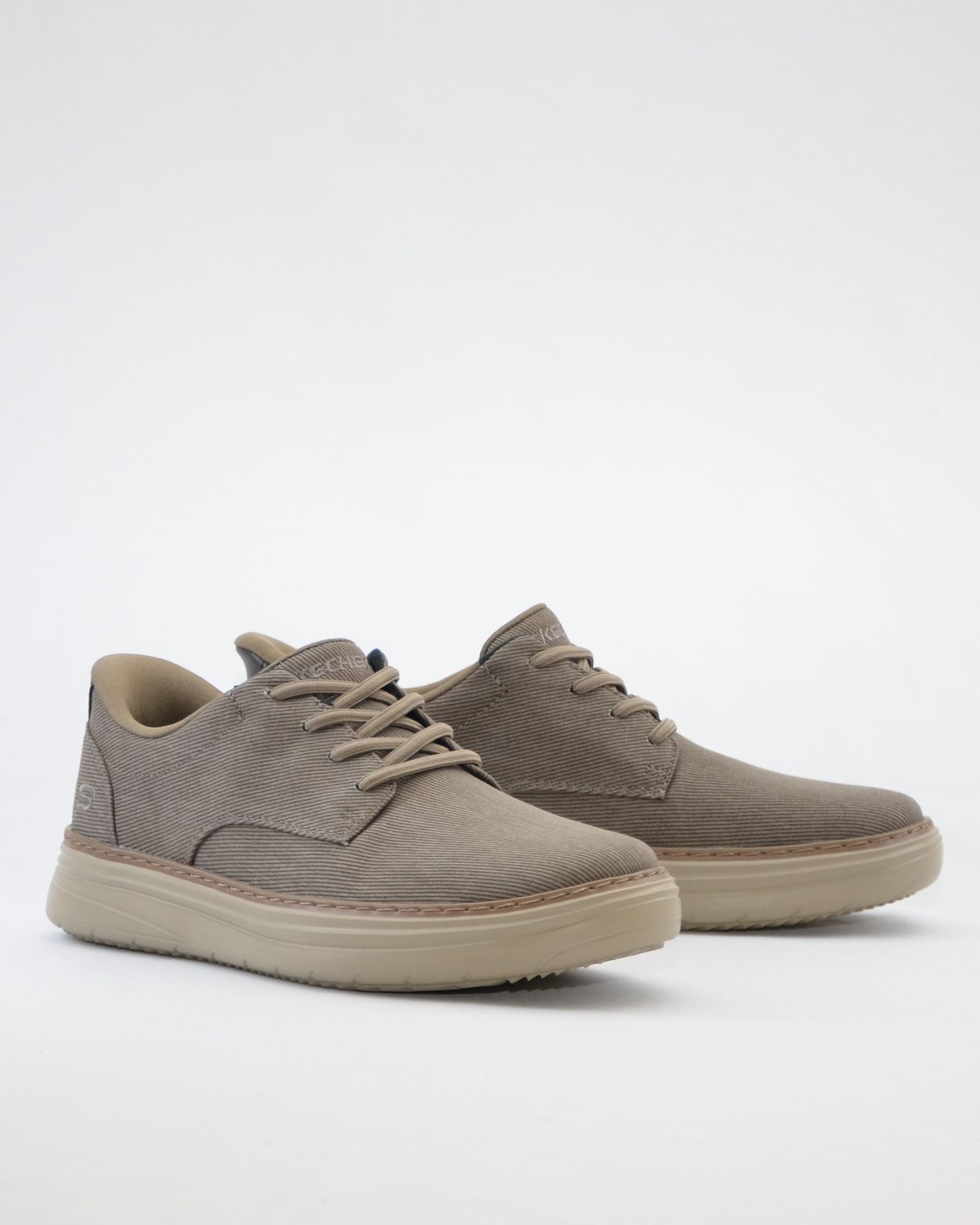 ZAPATILLA DE LONA SIN CORDONES TAUPE SKECHERS 205701 DKTP SLIP-INS