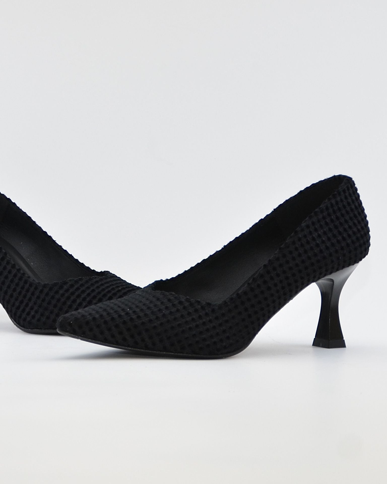 ZAPATO SALON MUJER ESTILETO COLOR NEGRO DANIELA VEGA 2333S MOIRA