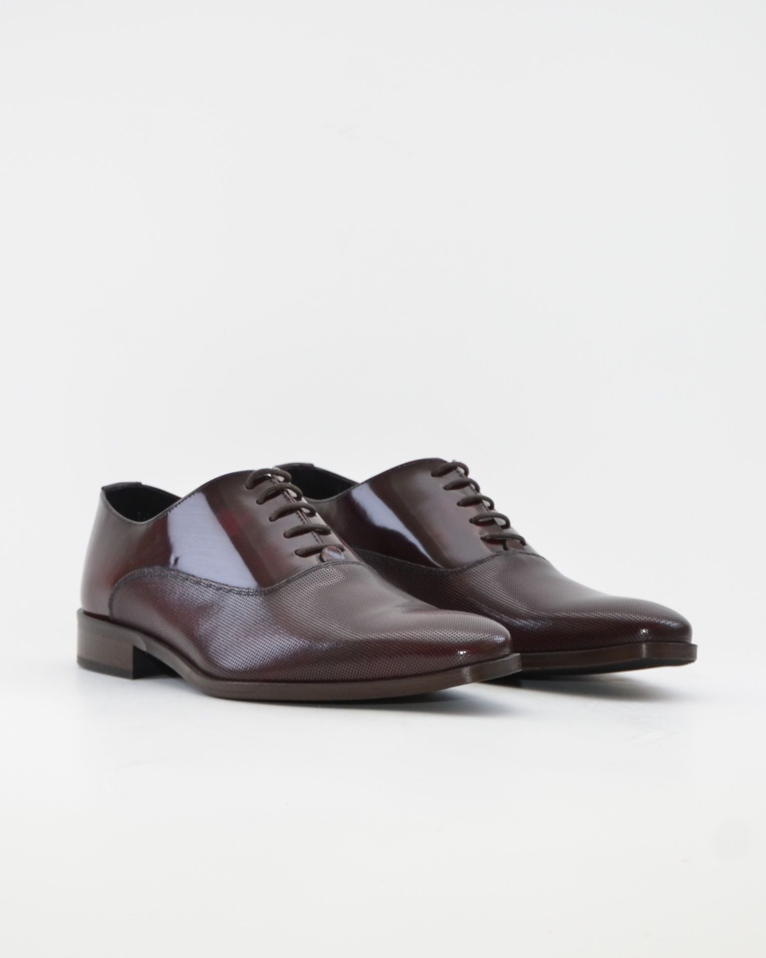ZAPATO HOMBRE OXFORD FLORENTIC BURDEOS MICROPERFORADO