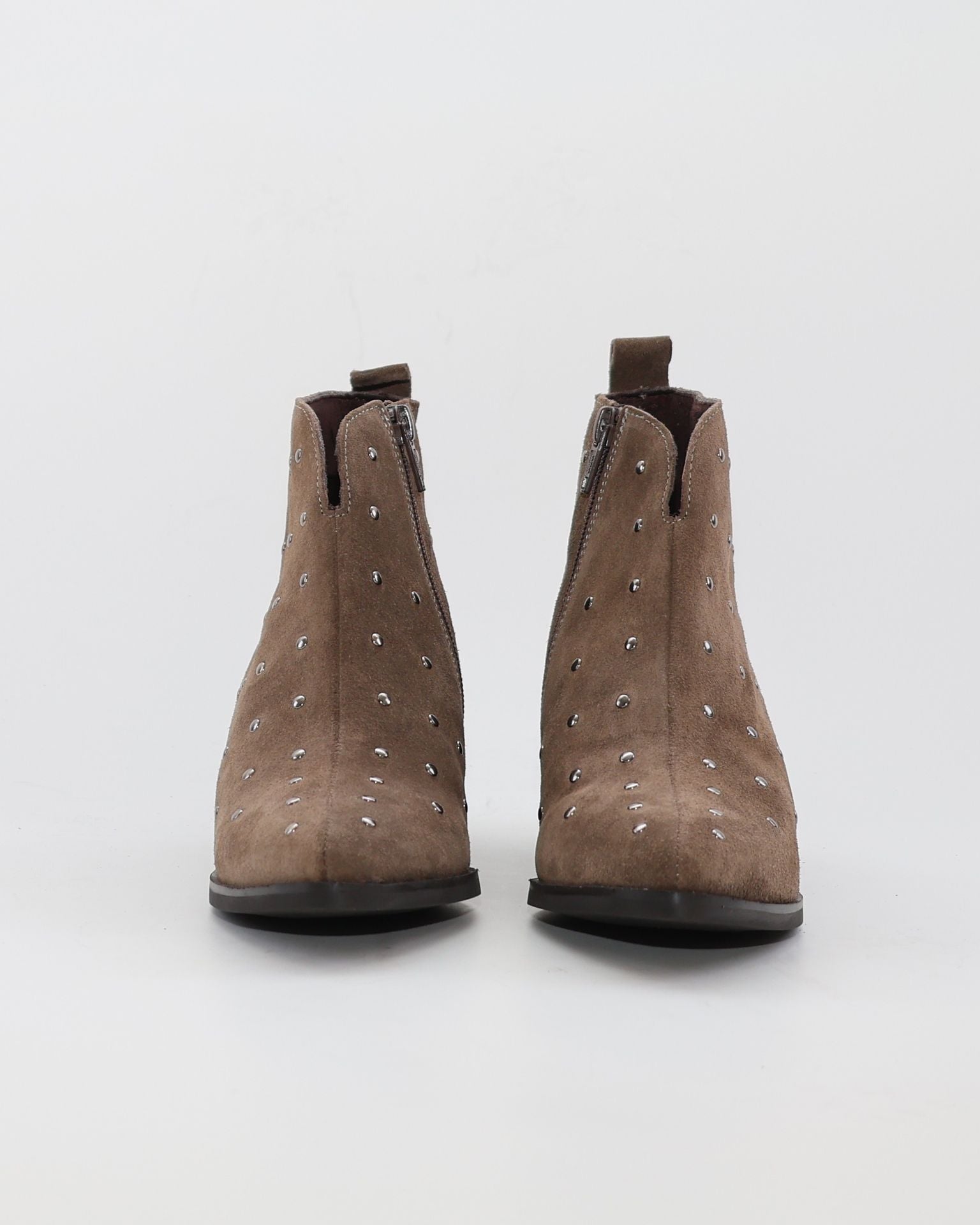 BOTIN MUJER TACON ANCHO SERRAJE TAUPE CASTOR TACHAS KAOLA 3049