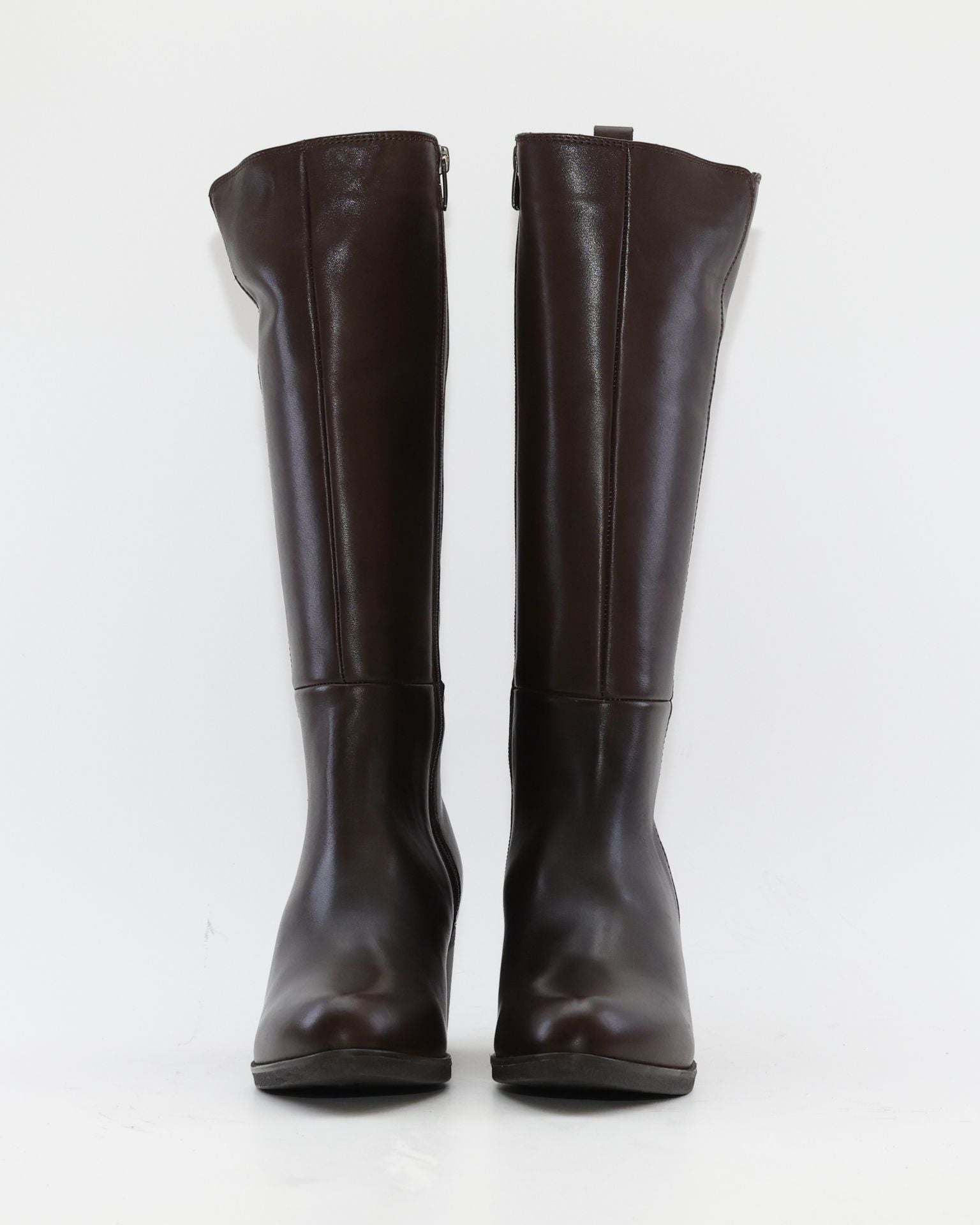 BOTA ALTA MUJER TACON MEDIO COLOR MARRON CREMALLERA Y ELASTICO TREINTAS L-1504