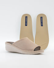 ZAPATILLAS DE CASA MUJER ABIERTA CON CUÑA COLOR BEIGE ANCHO ESPECIAL  PLANTILLA EXTRAIBLE