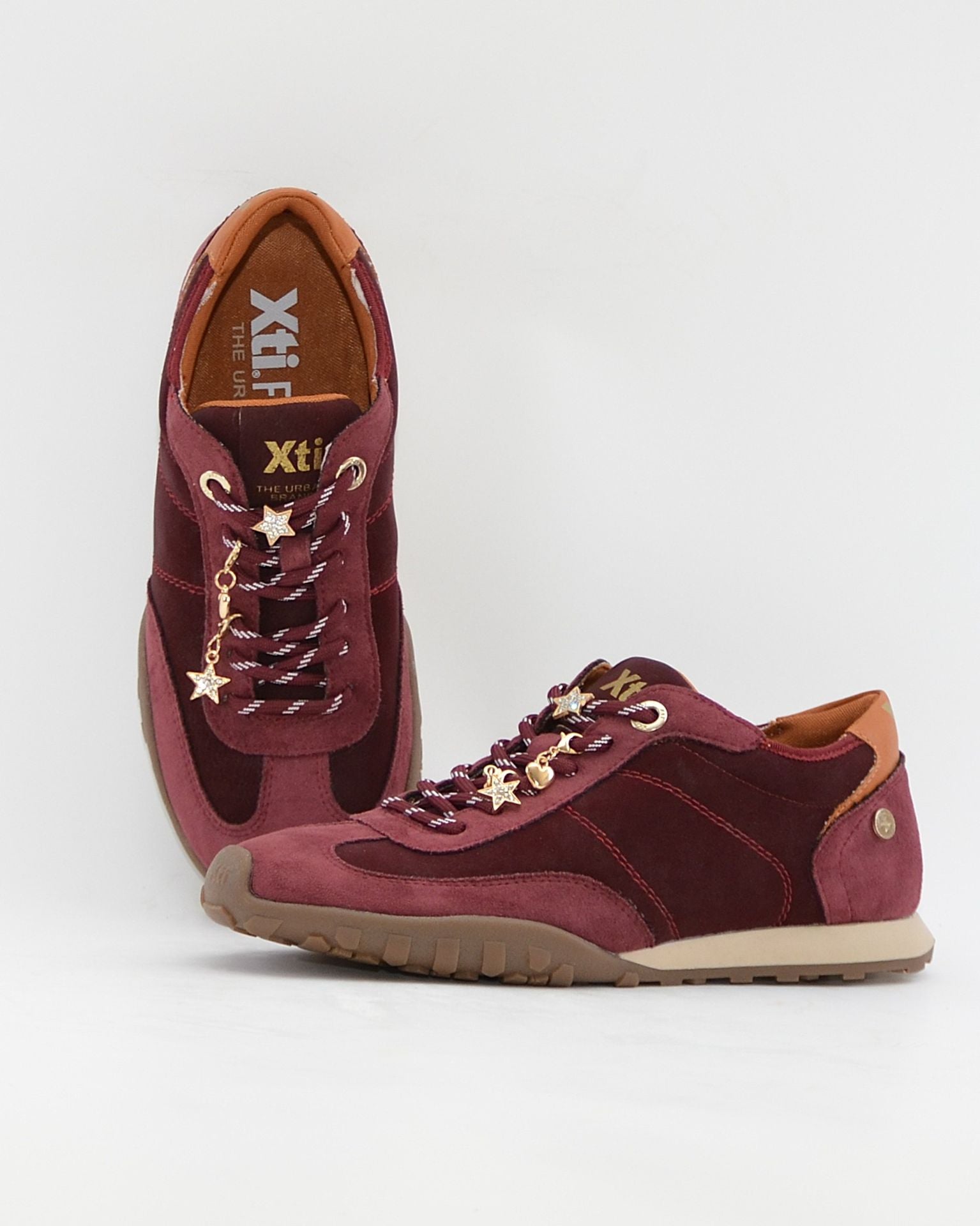 DEPORTIVO SNEAKER MUJER PLANA COLOR BURDEOS XTI 146146