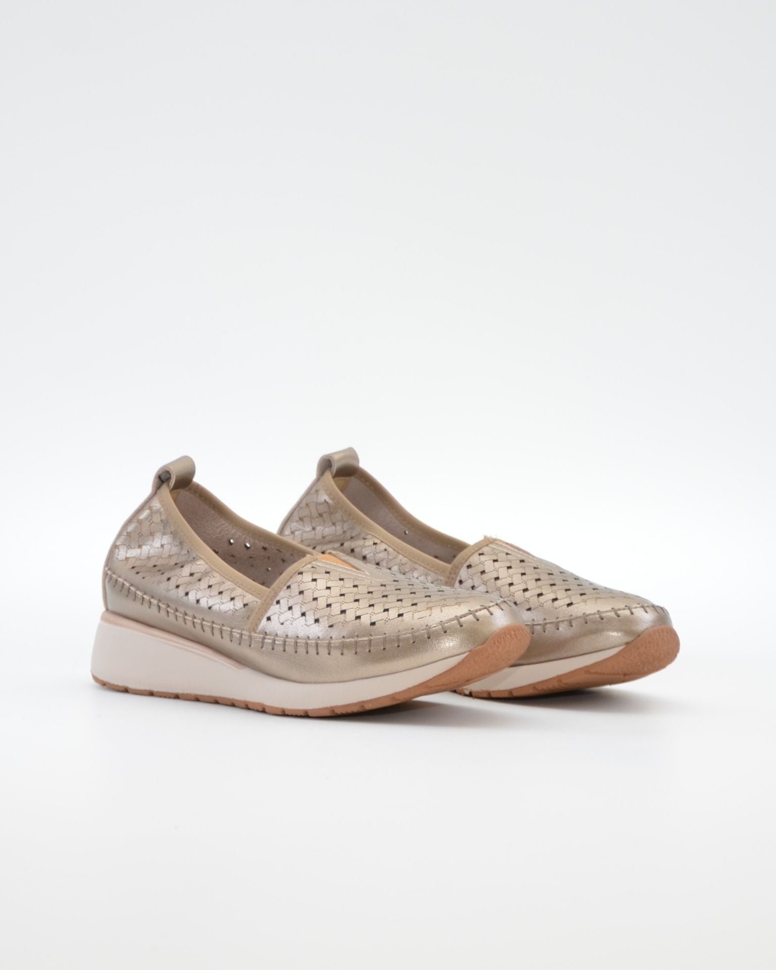 MOCASIN MUJER COLOR BRONCE TREINTAS L4554
