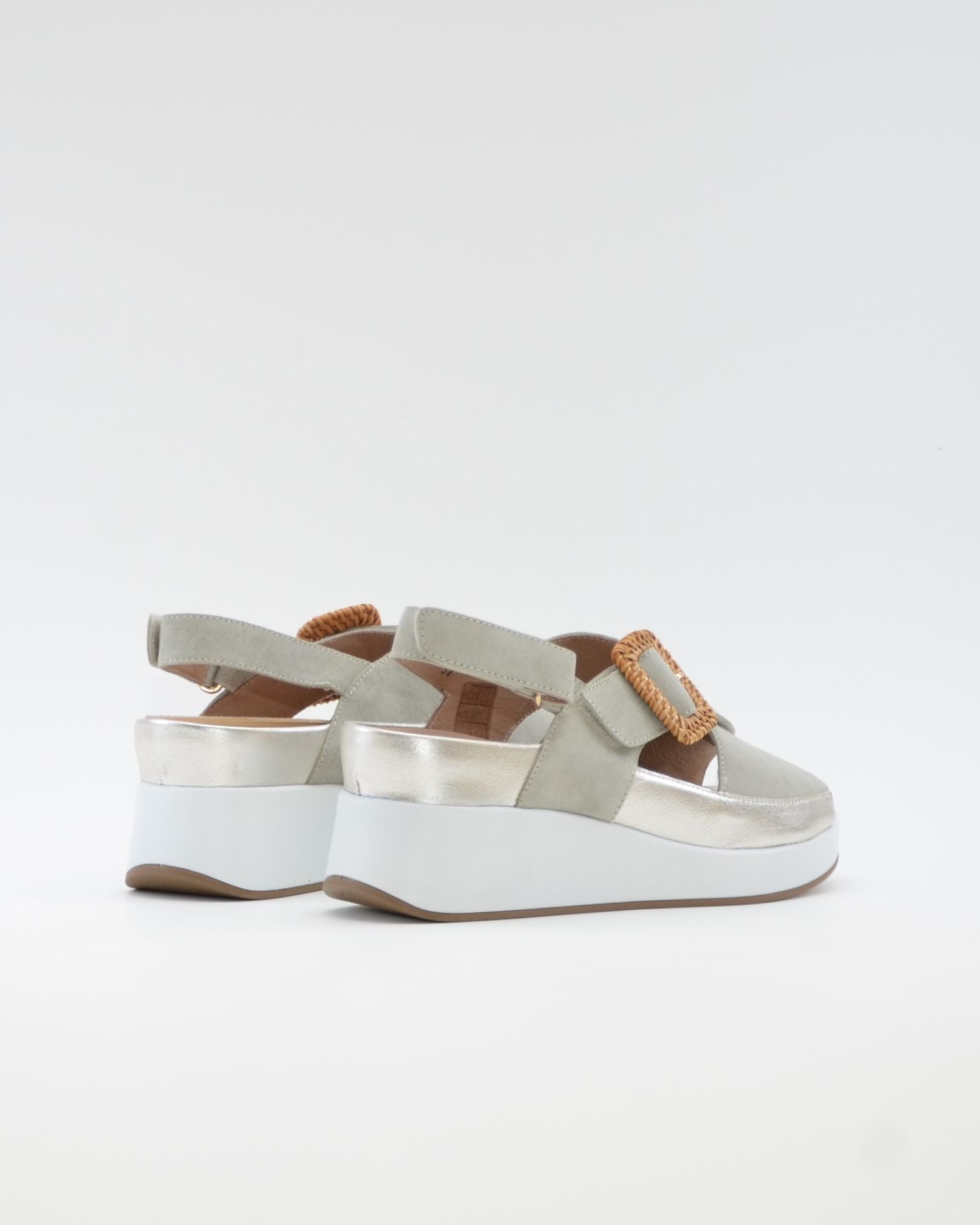SANDALIA CRUZADA CUÑA PLANTILLA EXTRAIBLE MUJER DOS VELCROS AD.HEBILLA ANCHO ESPECIAL COLOR VERDE EUCALIPTO PIE SANTO 260383