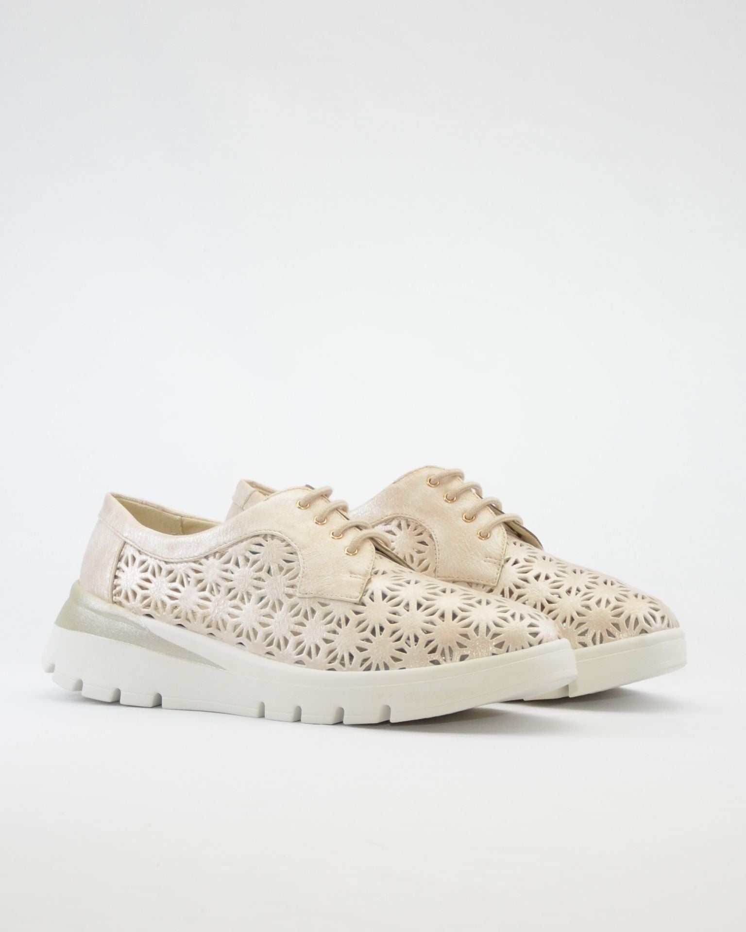 ZAPATO CASUAL MUJER CON CORDONES PITILLOS 11091 DORADO PLANTILLA EXTRAÍBLE