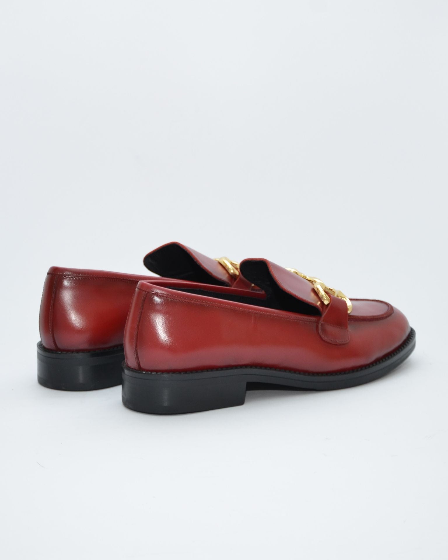 MOCASINES MUJER BURDEOS ESTRIBO DORADO