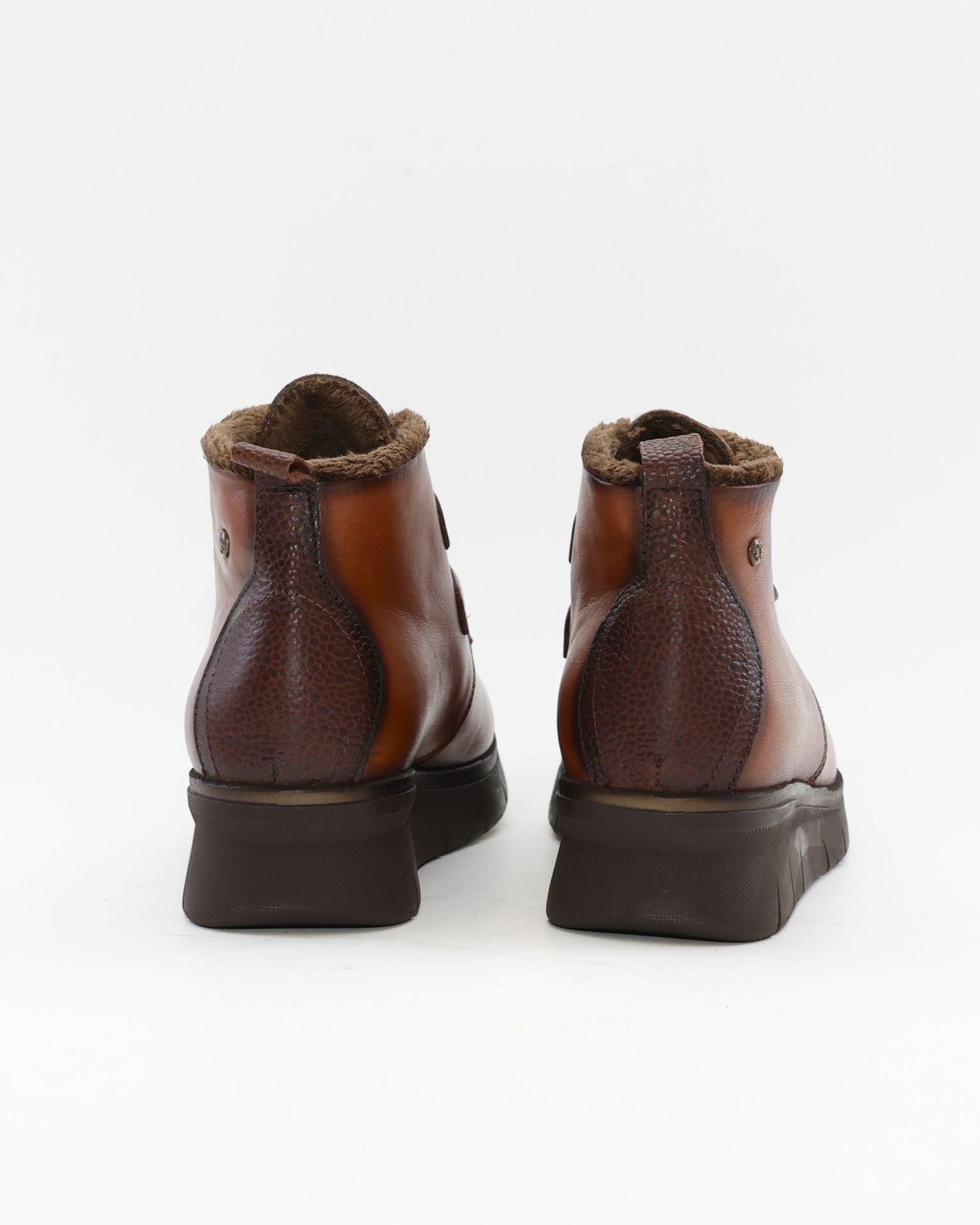 BOTINES DE MUJER CON CUÑA Y CIERRE DE ELASTICOS COLOR CUERO GIORDA 25263