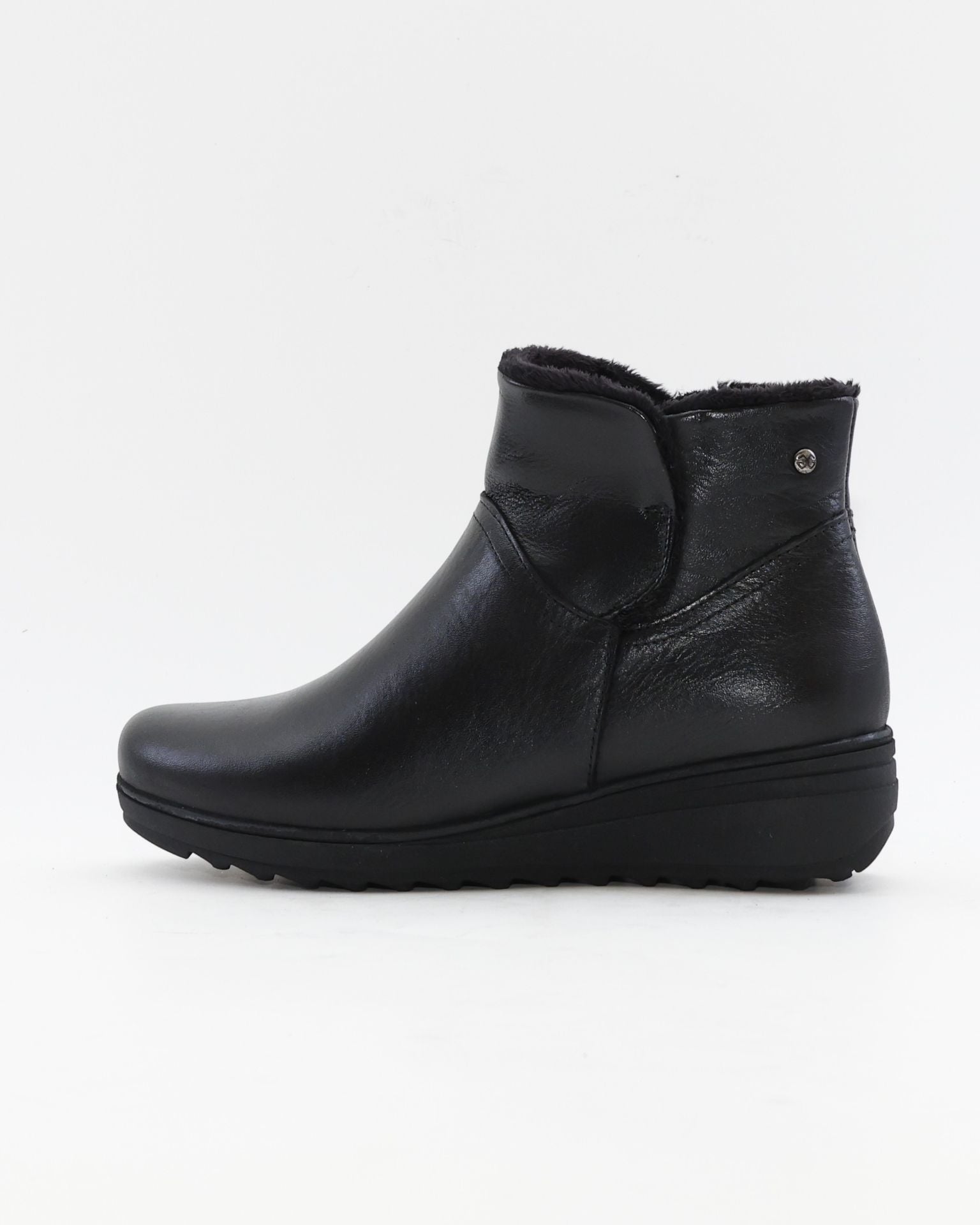 BOTINES DE MUJER CON CUÑA BAJA COLOR NEGRO GIORDA 27681