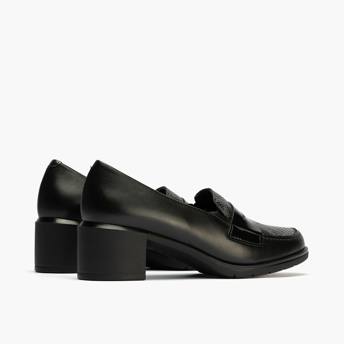 MOCASIN TACON MEDIO NEGRO 10740