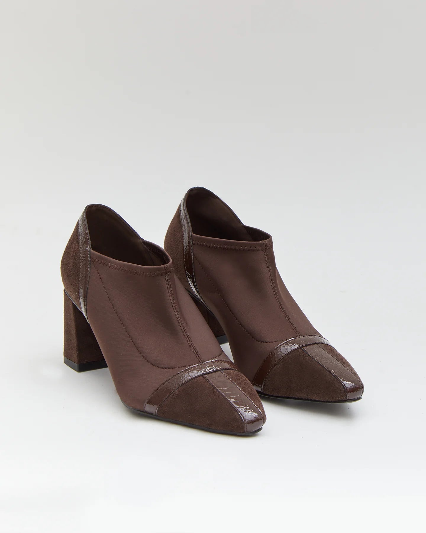 ZAPATOS ABOTINADOS TACON LICRA MARRON A5427