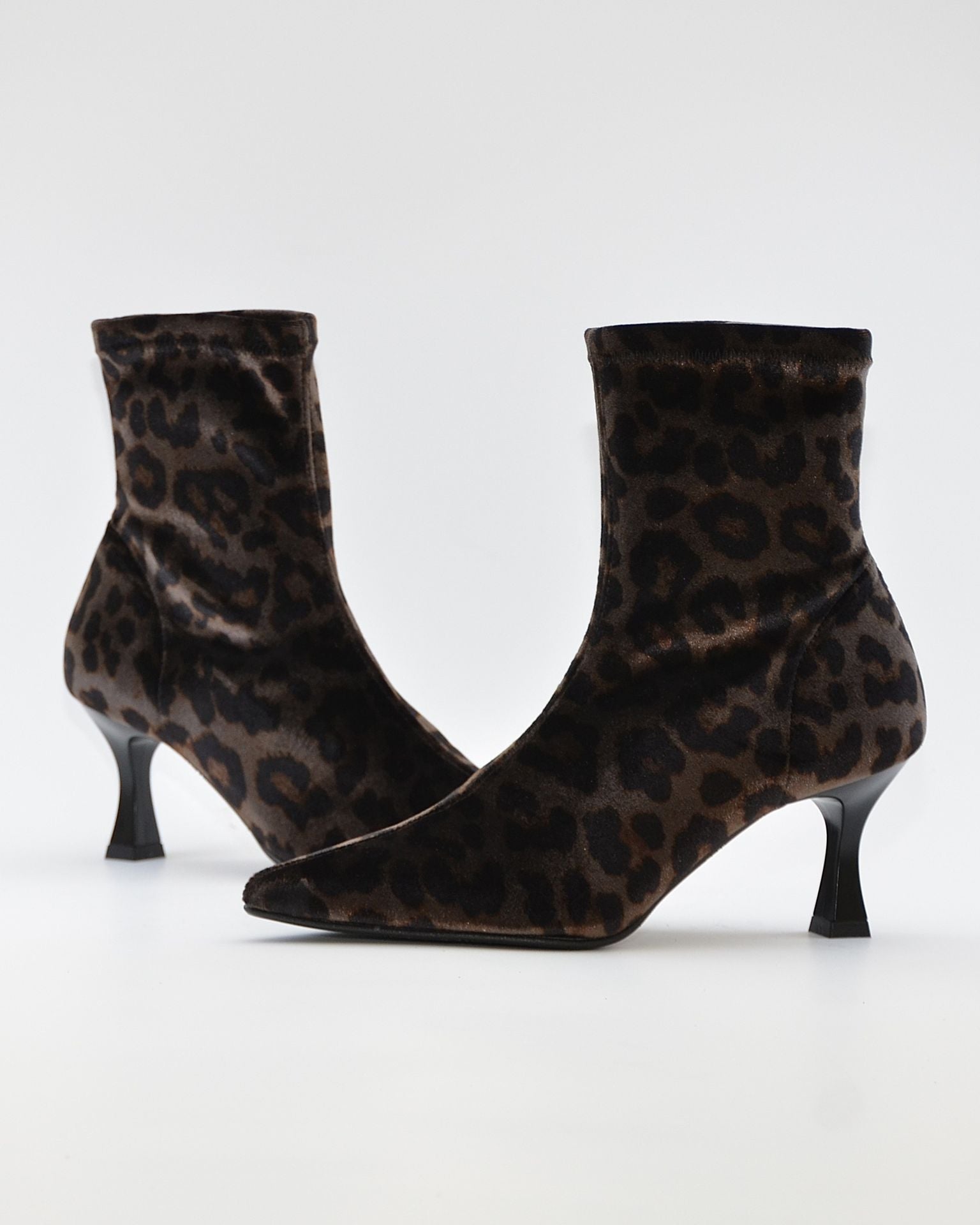BOTIN LYCRA MUJER COLOR LEOPARDO NEGRO DANIELA VEGA 2475S TERCIOPELO