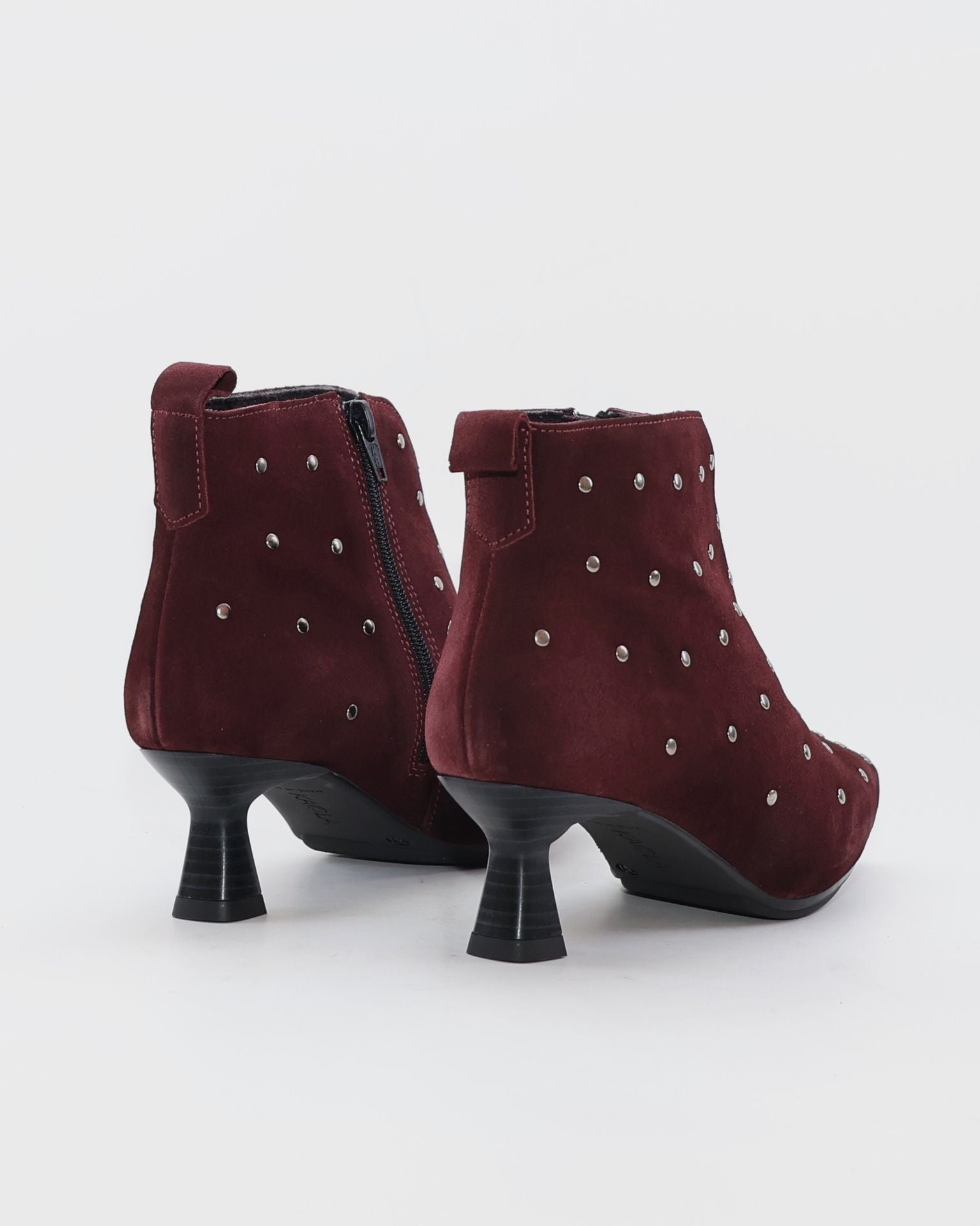 BOTIN MUJER TACON FINO SERRAJE BURDEOS CON TACHAS KAOLA 6690