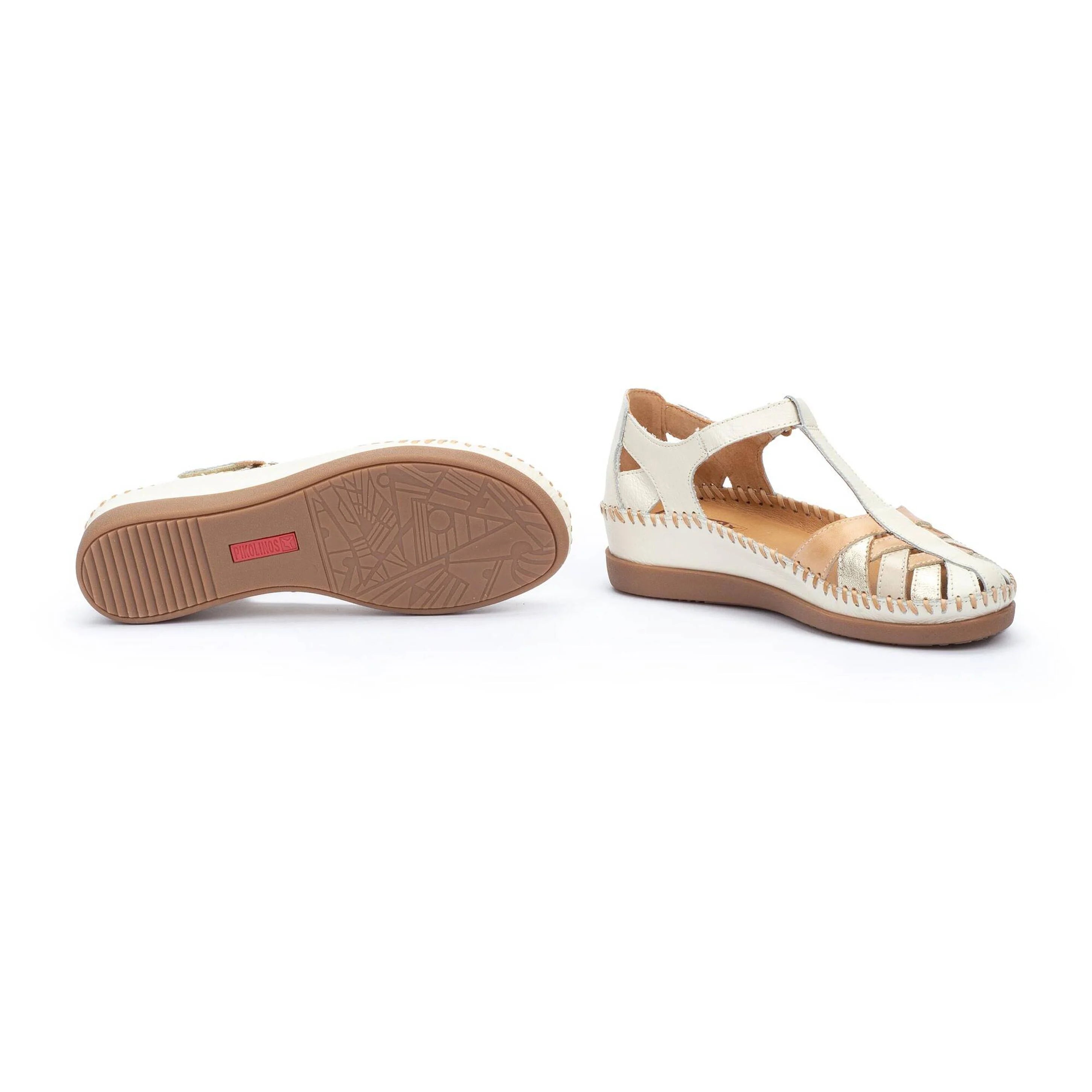 SANDALIA PLANA COLOR BLANCA CON TIRAS EN NUDE Y METALIZADAS Y CIERRE DE VELCRO PIKOLINOS W8K-0705C1 NATA
