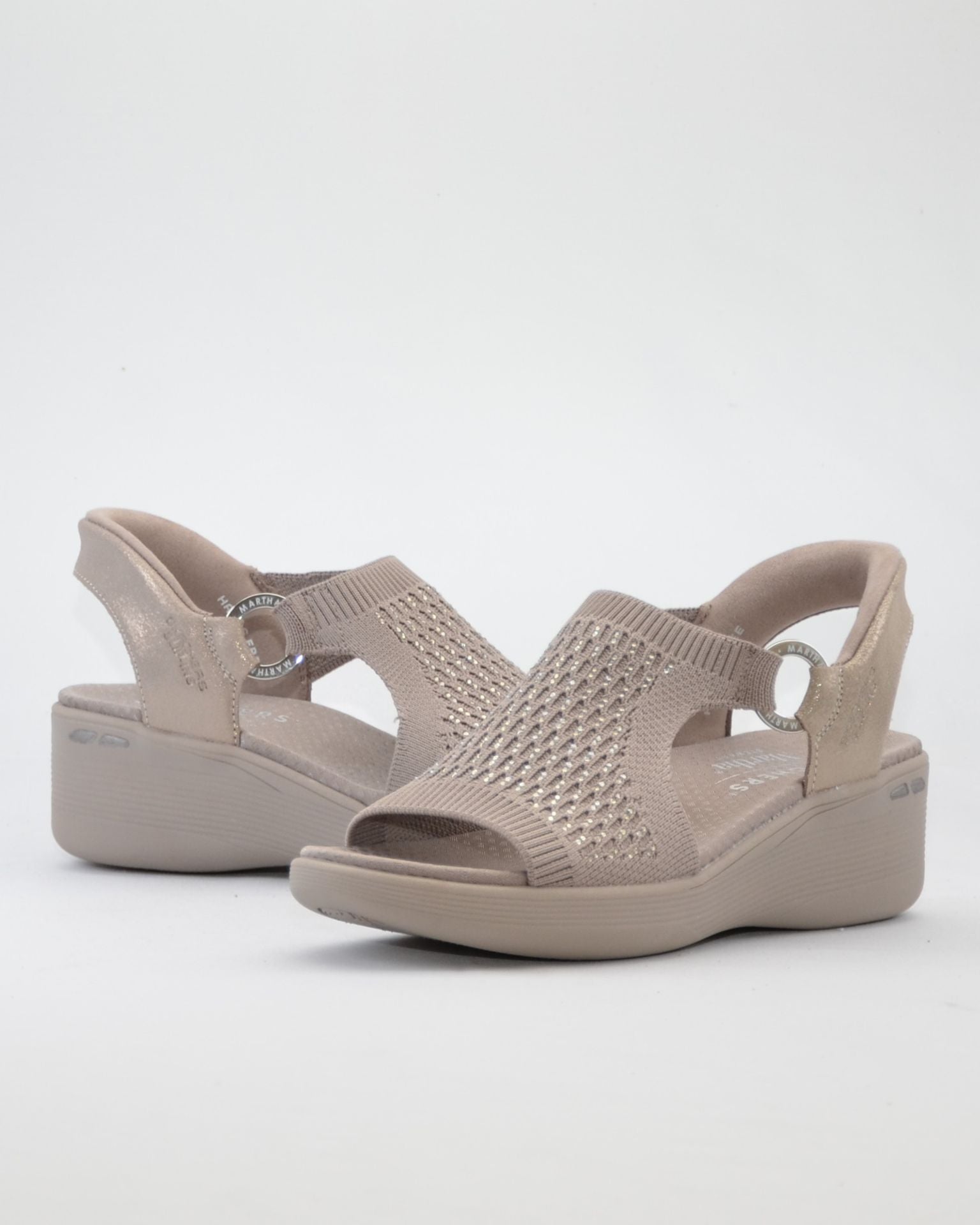 SANDALIA MUJER SKECHERS CON SISTEMA SLIP-INS COLOR TAUPE 188001 TPE MARTHA STEWART