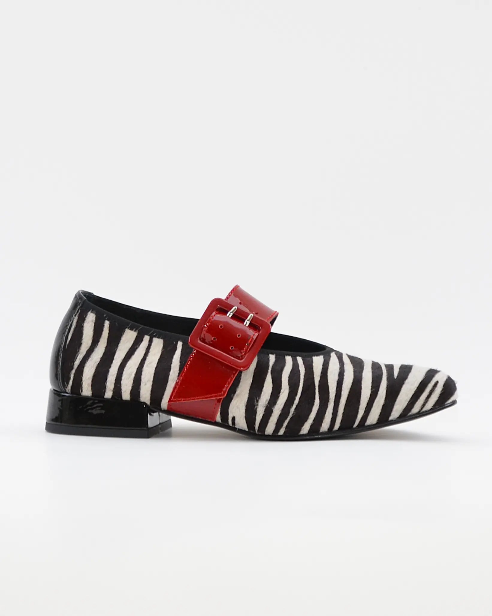 MERCEDITAS MUJER ANIMAL PRINT CEBRA CHAROL ROJO CON CORREA Y HEBILLA LACOMBA CLOVE