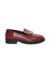 MOCASINES MUJER BURDEOS ESTRIBO DORADO
