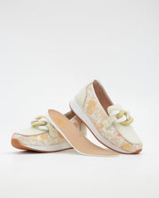MOCASIN DEPORTIVO MUJER COLOR BEIGE BORDADO FLORES THE HAPPY MONK VANITY 011