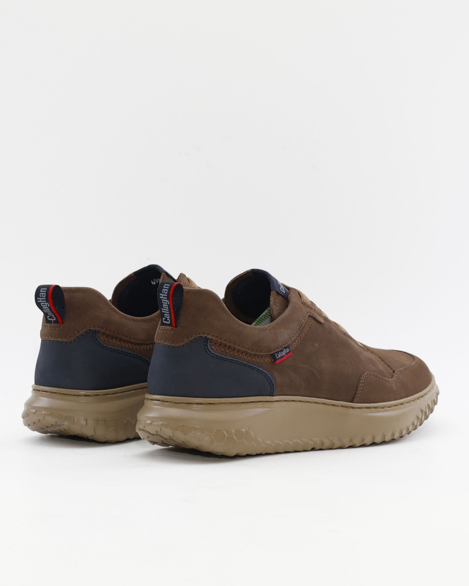 ZAPATO CASUAL HOMBRE COLOR TAUPE OSCURO CON GOMA ELASTICA 60805