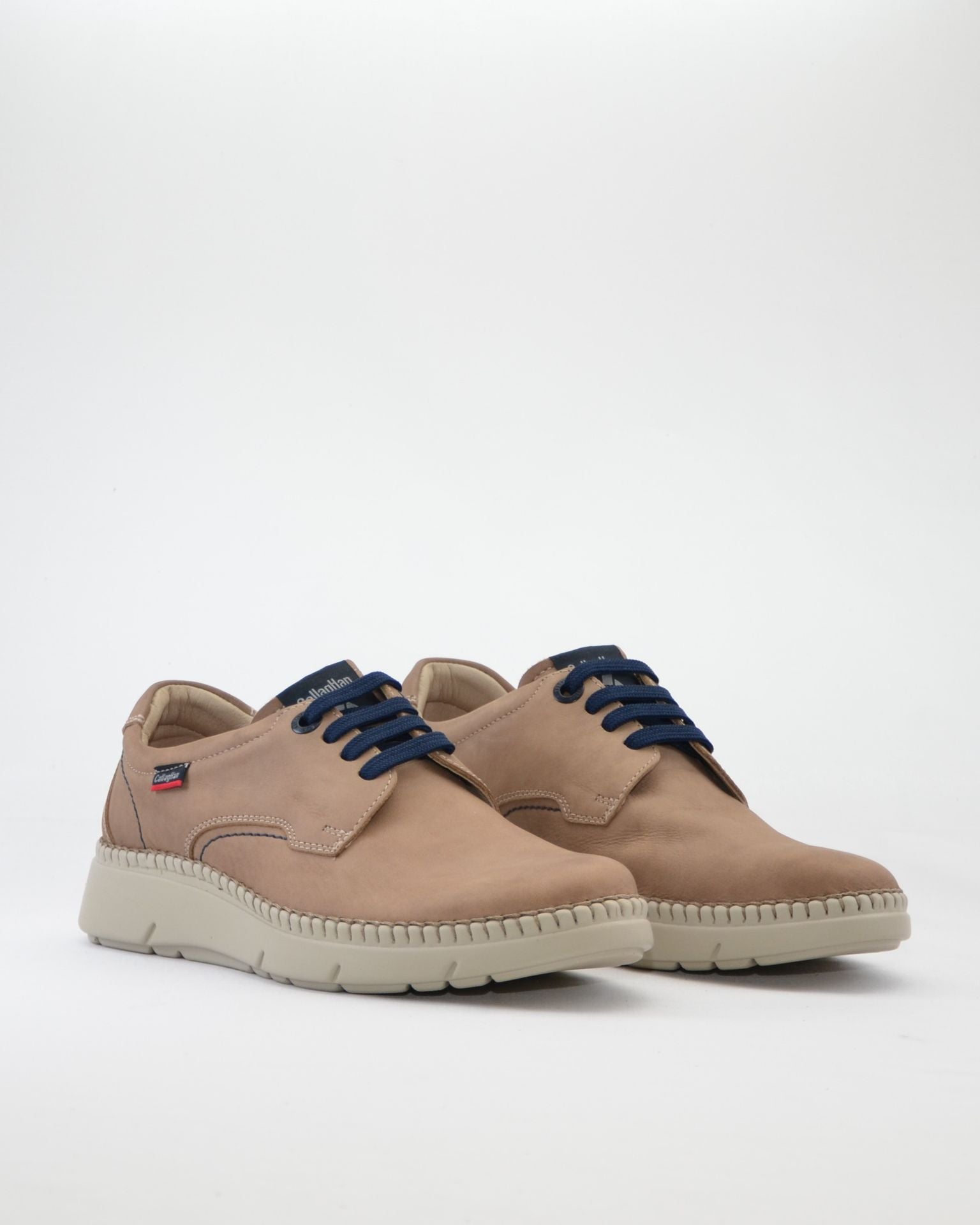 ZAPATO PARA HOMBRE CORDONES COLOR TAUPE CALLAGHAN 53505