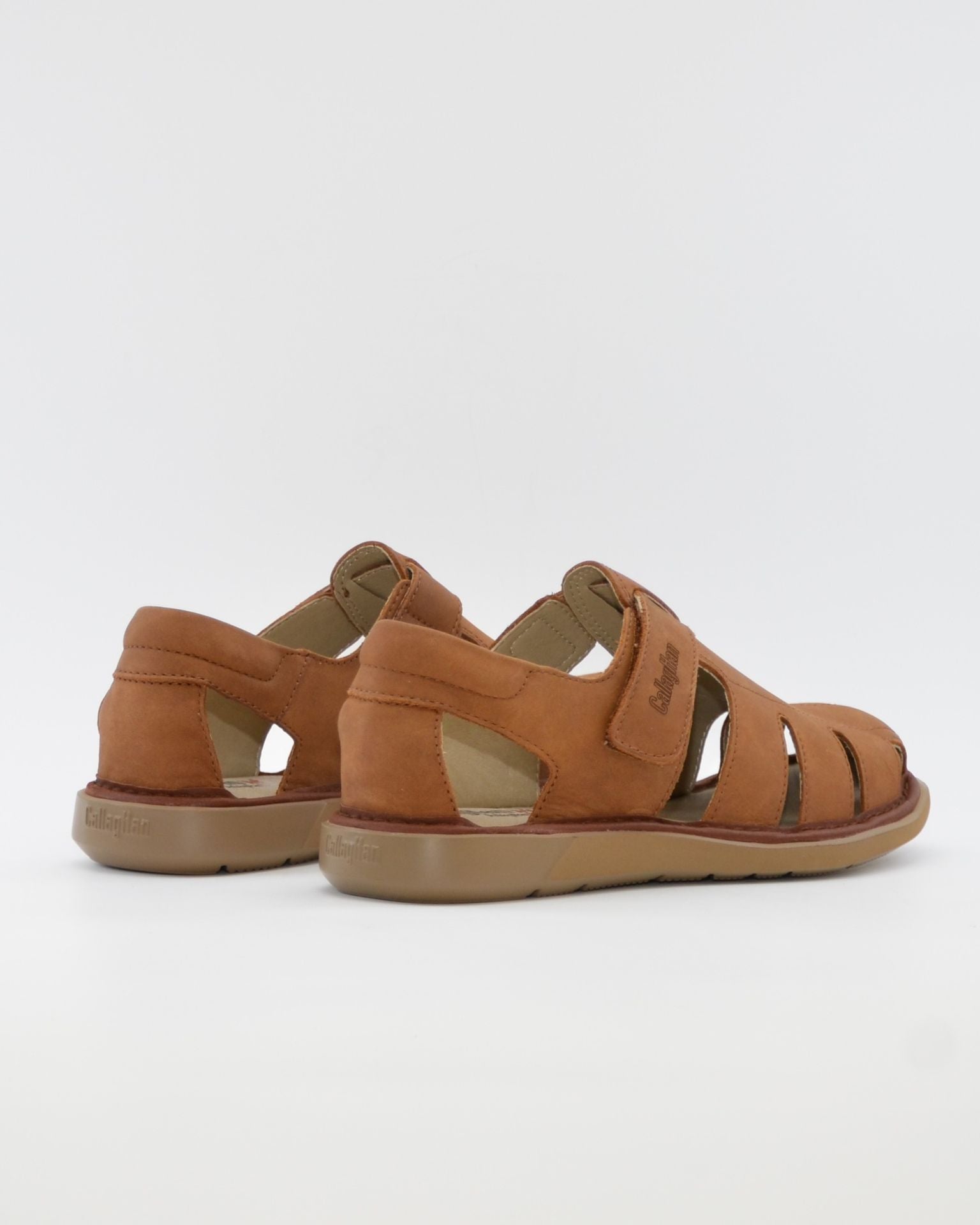 SANDALIA HOMBRE VELCRO COLOR CUERO SUELA EXTRALIGHT CALLAGHAN 92311