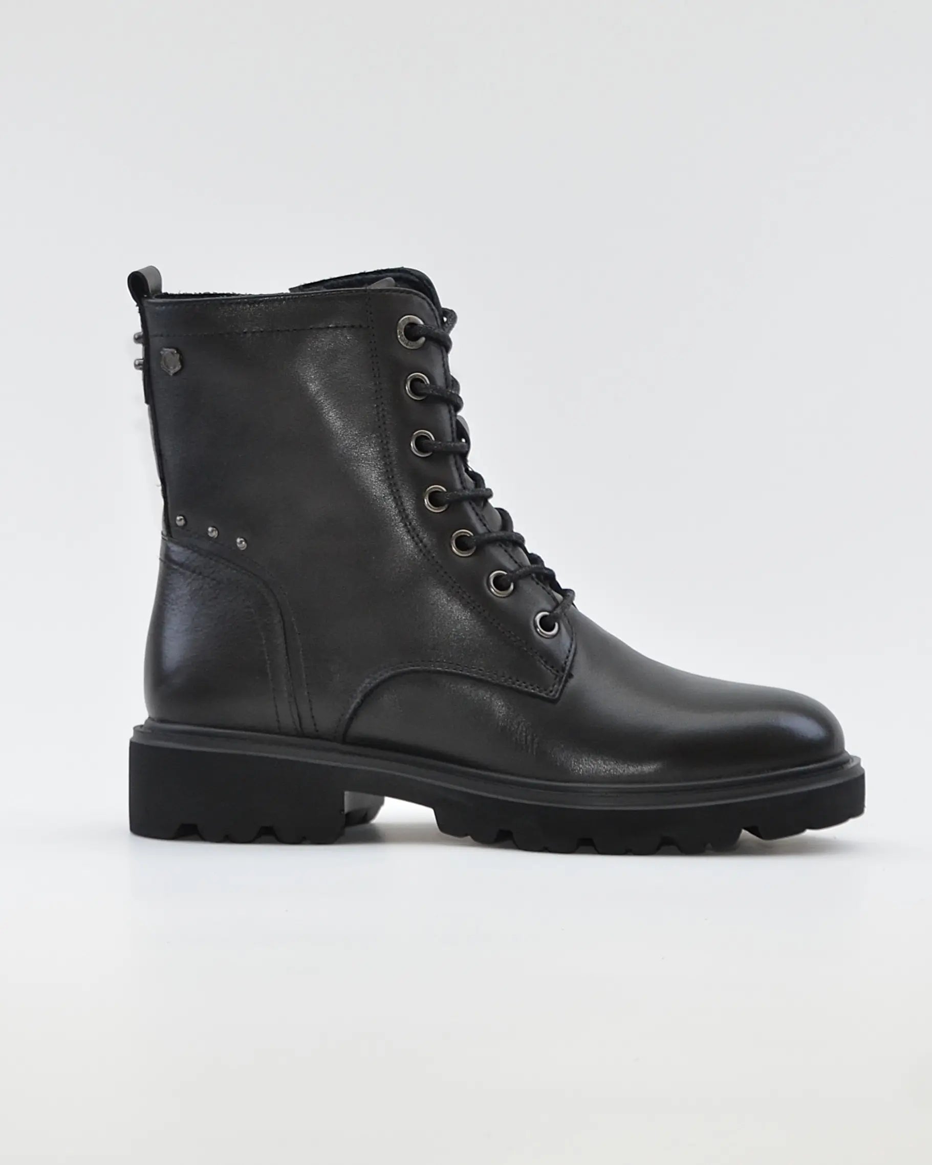 BOTA TIPO MILITAR PIEL COLOR NEGRO CARMELA 164337