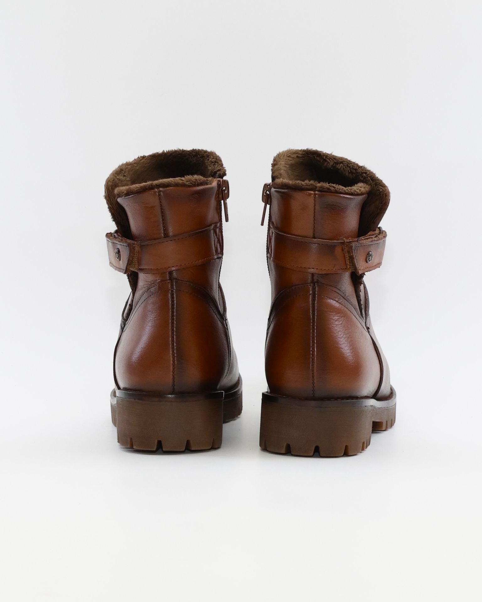 BOTA MUJER PLANA CON VELCRO COLOR CUERO GIORDA 23389