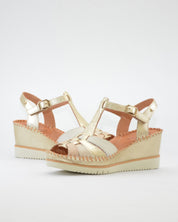 SANDALA DE CUÑA MUJER COLOR PLATINO TIRAS EN BEIGE NUDE PIKOLINOS W3Z-1836CLC1