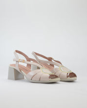 SANDALIA VESTIR TACON CUADRADO COLOR NUDE ADORNO DORADO PITILLOS 11215