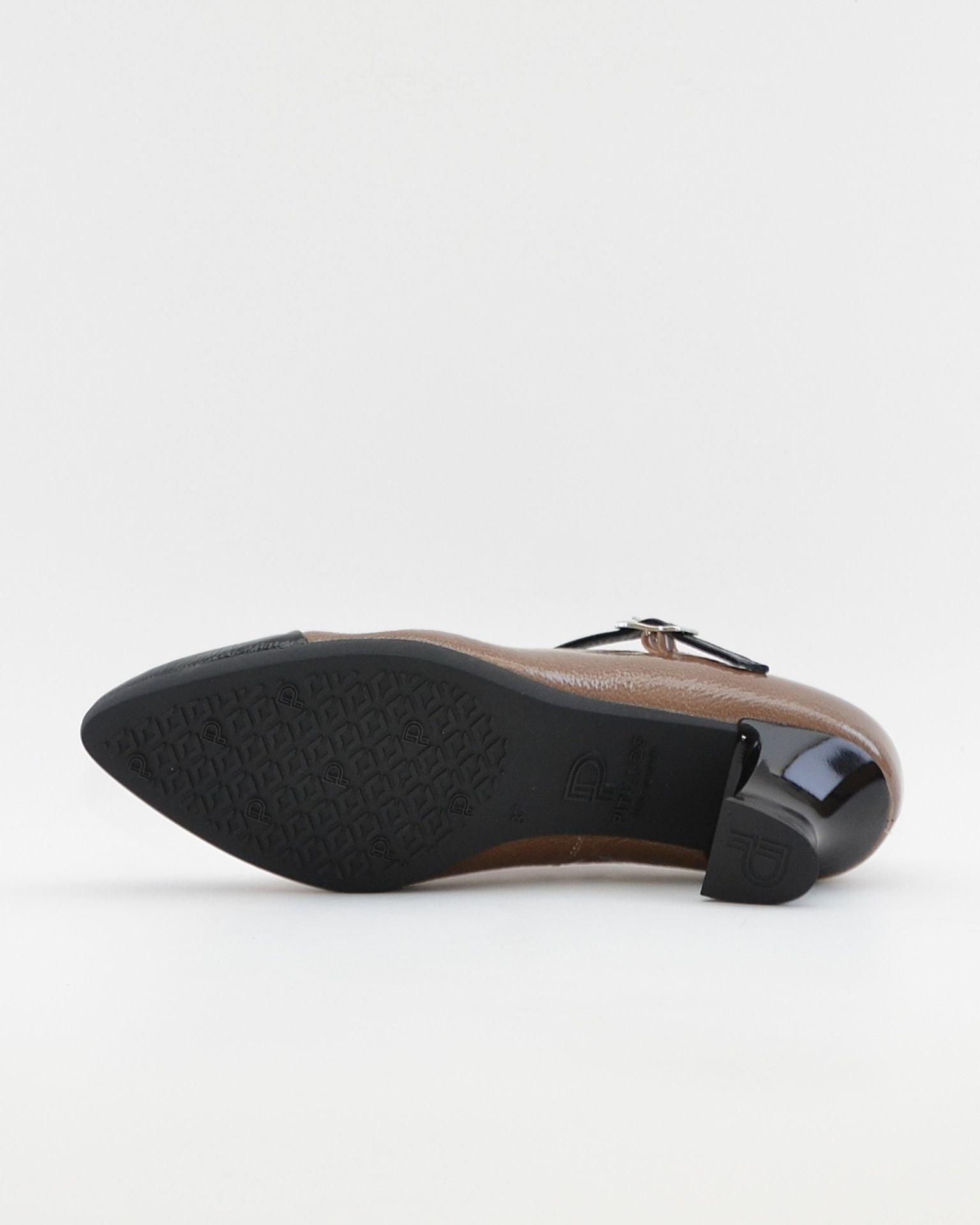 ZAPATO SALON MUJER CON PULSERA CHAROL TOPO Y NEGRO PITILLOS 11683
