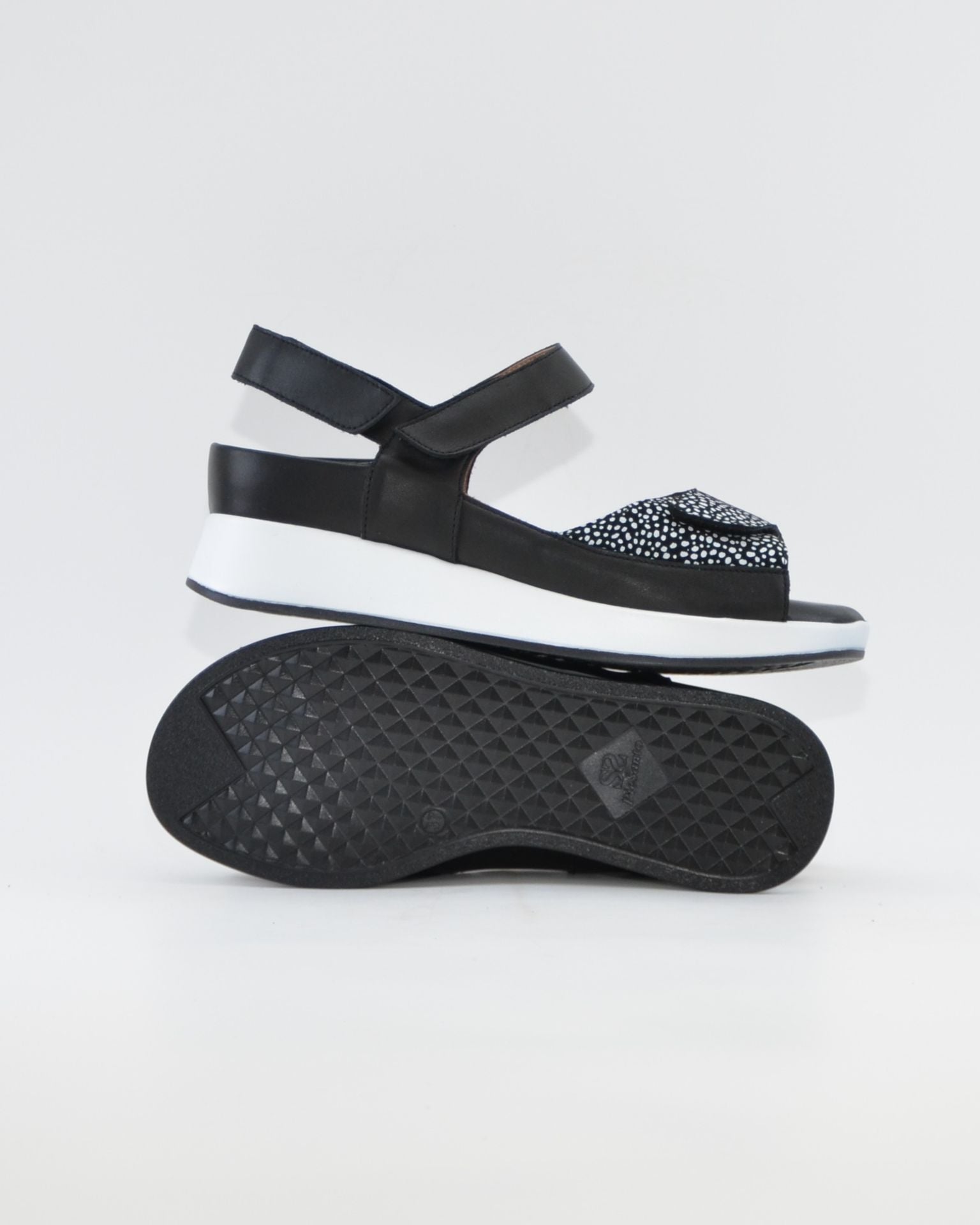 SANDALIA PLANTILLA EXTRAIBLE MUJER TRES VELCROS ANCHO ESPECIAL COLOR NEGRO PIE SANTO 260422