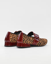 MERCEDITAS MUJER ANIMAL PRINT GUEPARDO CHAROL BURDEOS CON CORREA Y HEBILLA LACOMBA MOSS