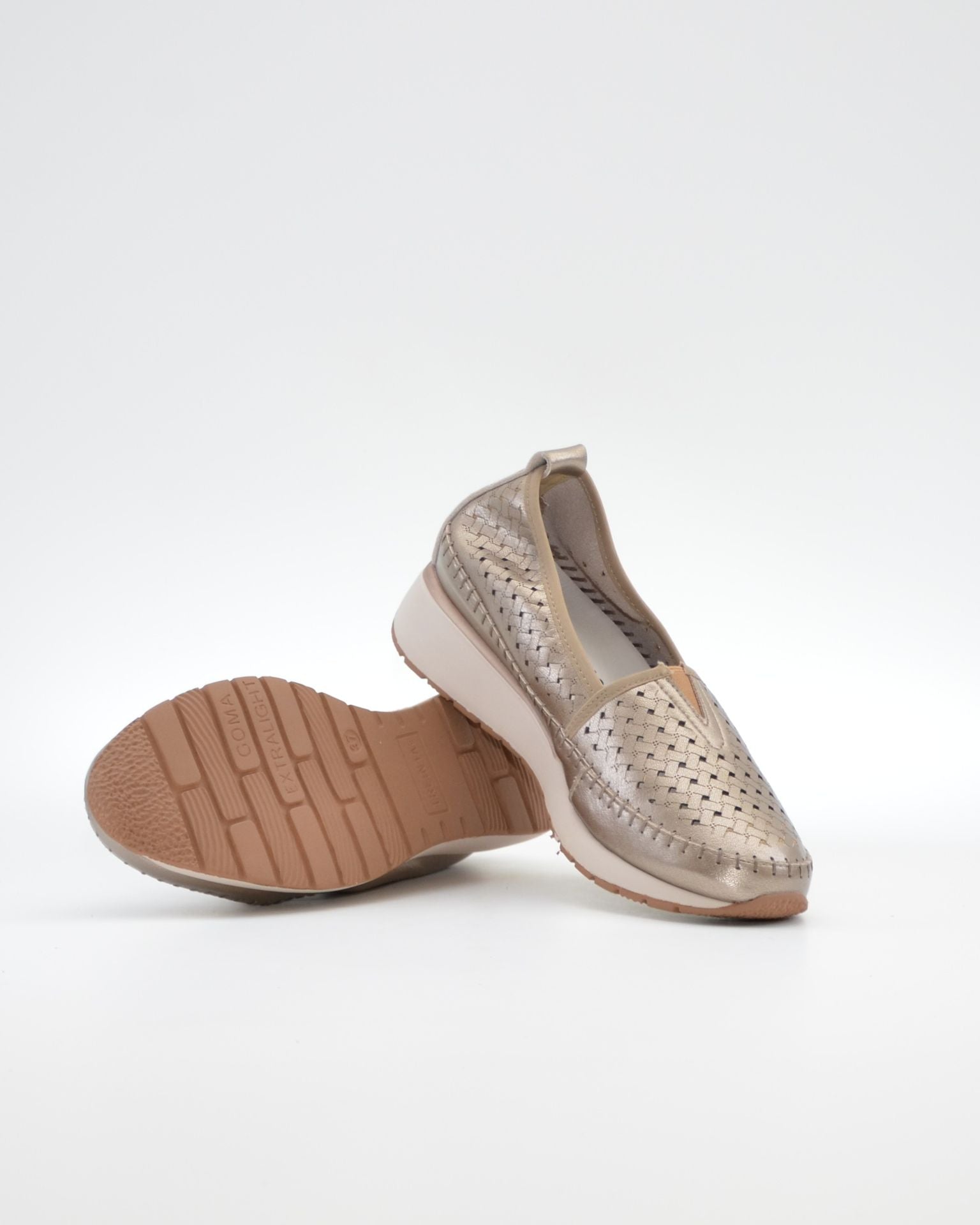 MOCASIN MUJER COLOR BRONCE TREINTAS L4554