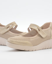 MERCEDES MUJER DE CORTE DEPORTIVO CON CUÑA Y VELCRO TREINTAS L4570 BEIGE