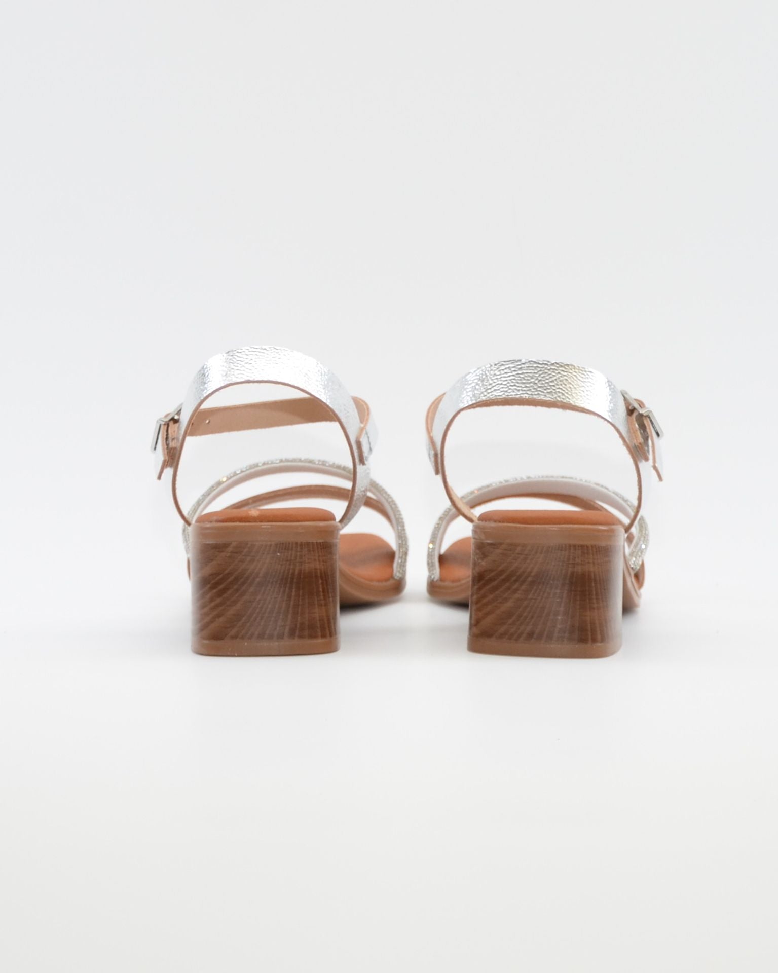 SANDALIA MUJER COLOR PLATA TACON PLANTA DE GEL OH MY SANDALS 5905
