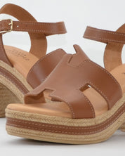 SANDALIA MUJER TACON Y PLATAFORMA COLOR CUERO PITILLOS 30211