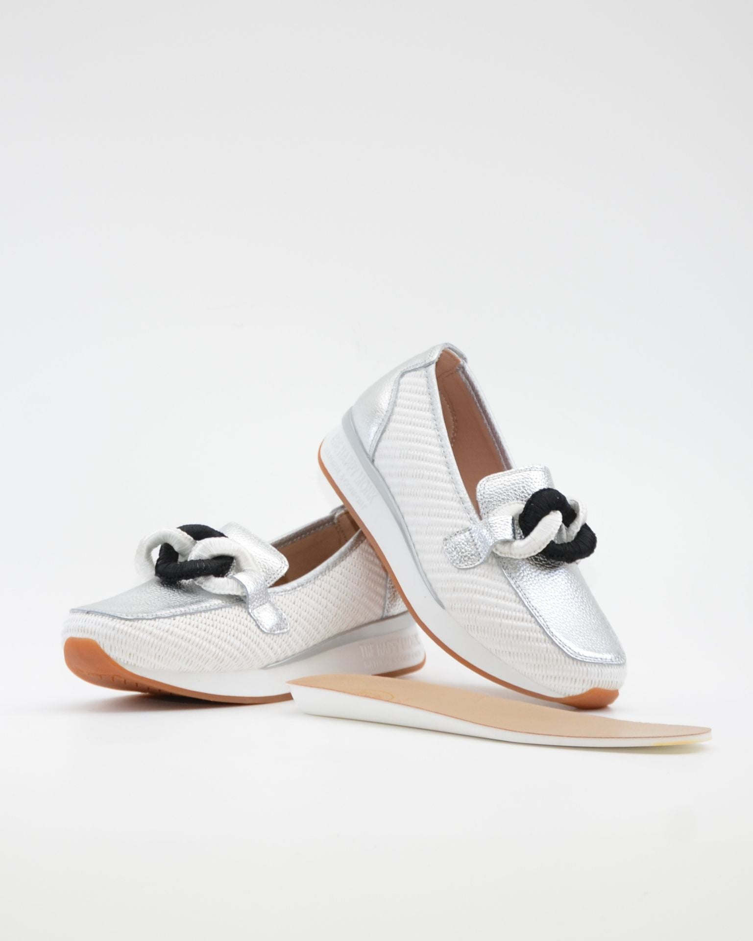MOCASIN DEPORTIVO MUJER RAFIA BLANCO PLATA ADORNO CADENA THE HAPPY MONK VANITY 011