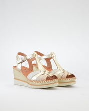 SANDALA DE CUÑA MUJER COLOR PLATINO TIRAS EN BEIGE NUDE PIKOLINOS W3Z-1836CLC1
