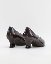 ZAPATO SALON MUJER PITILLOS CHAROL MARRÓN 11681