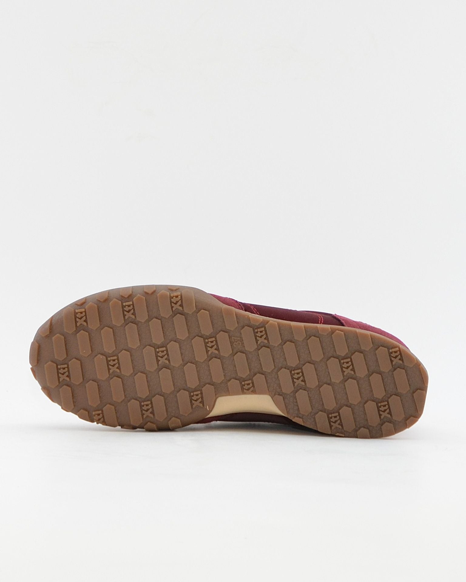 DEPORTIVO SNEAKER MUJER PLANA COLOR BURDEOS XTI 146146
