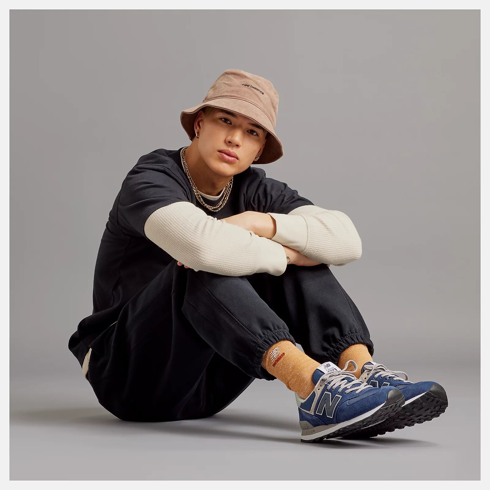 SNEAKERS HOMBRE NEW BALANCE ML574EVN MARINO GRIS