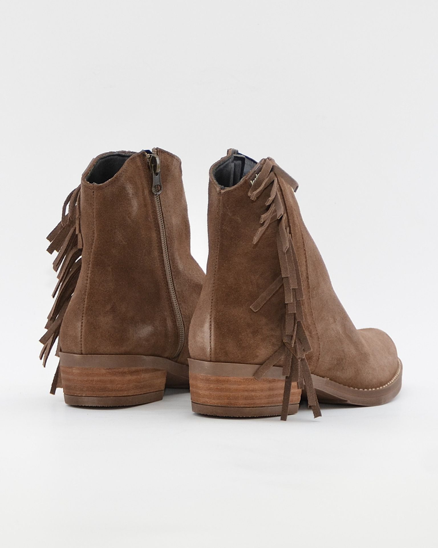BOTIN MUJER COWBOY CON FLECOS COLOR SERRAJE TAUPE JORDANA 5161