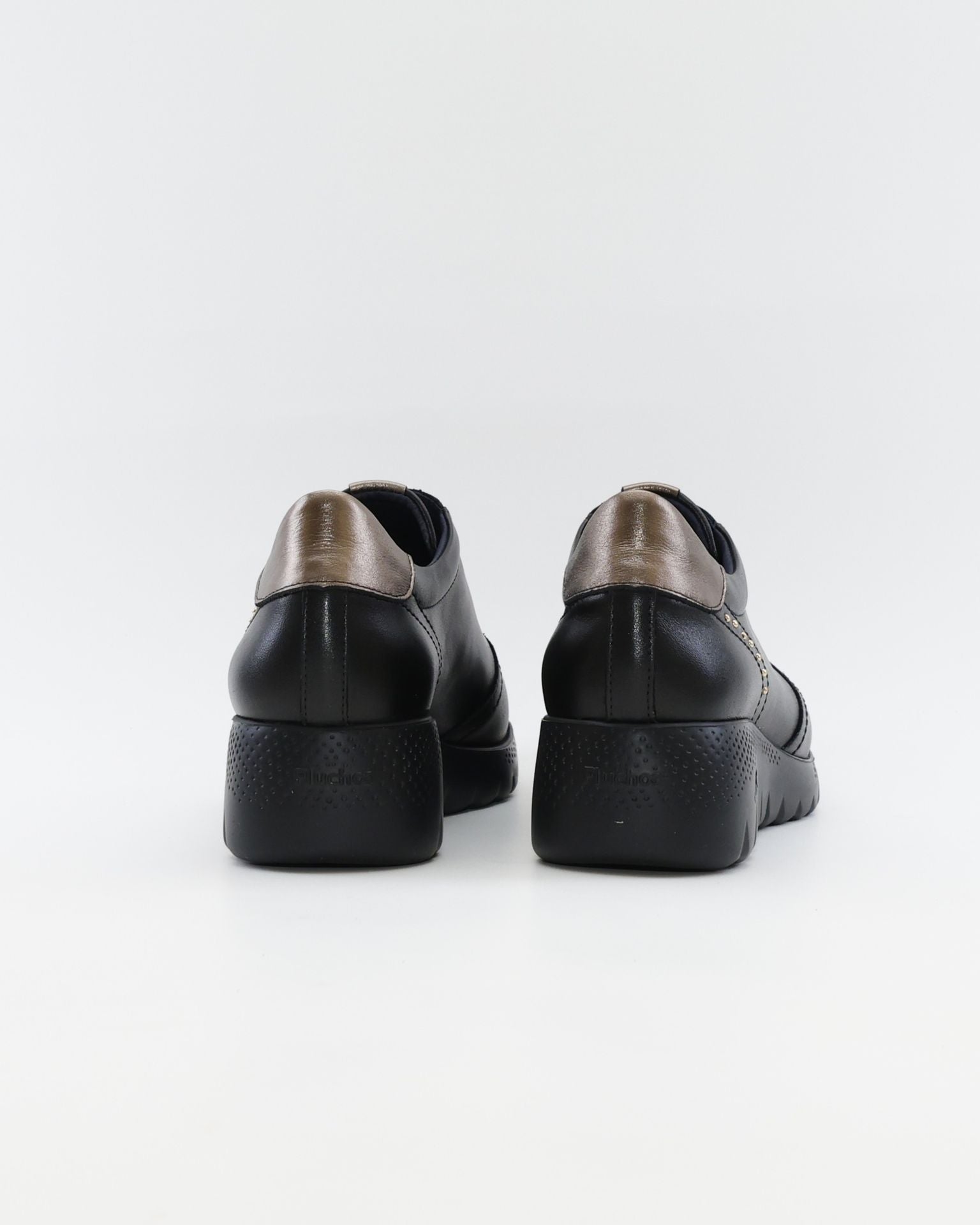 ZAPATO DE CORTE DEPORTIVO CUÑA MUJER ELÁSTICOS FLUCHOS LIVE F2096 NEGRO