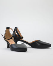 ZAPATO VESTIR MUJER PUNTERA Y TALON CERRADO CON PULSERA COLOR NEGRO DESIREE MACA 3