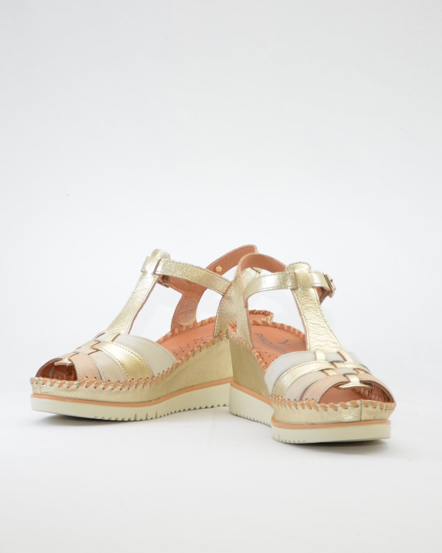 SANDALA DE CUÑA MUJER COLOR PLATINO TIRAS EN BEIGE NUDE PIKOLINOS W3Z-1836CLC1