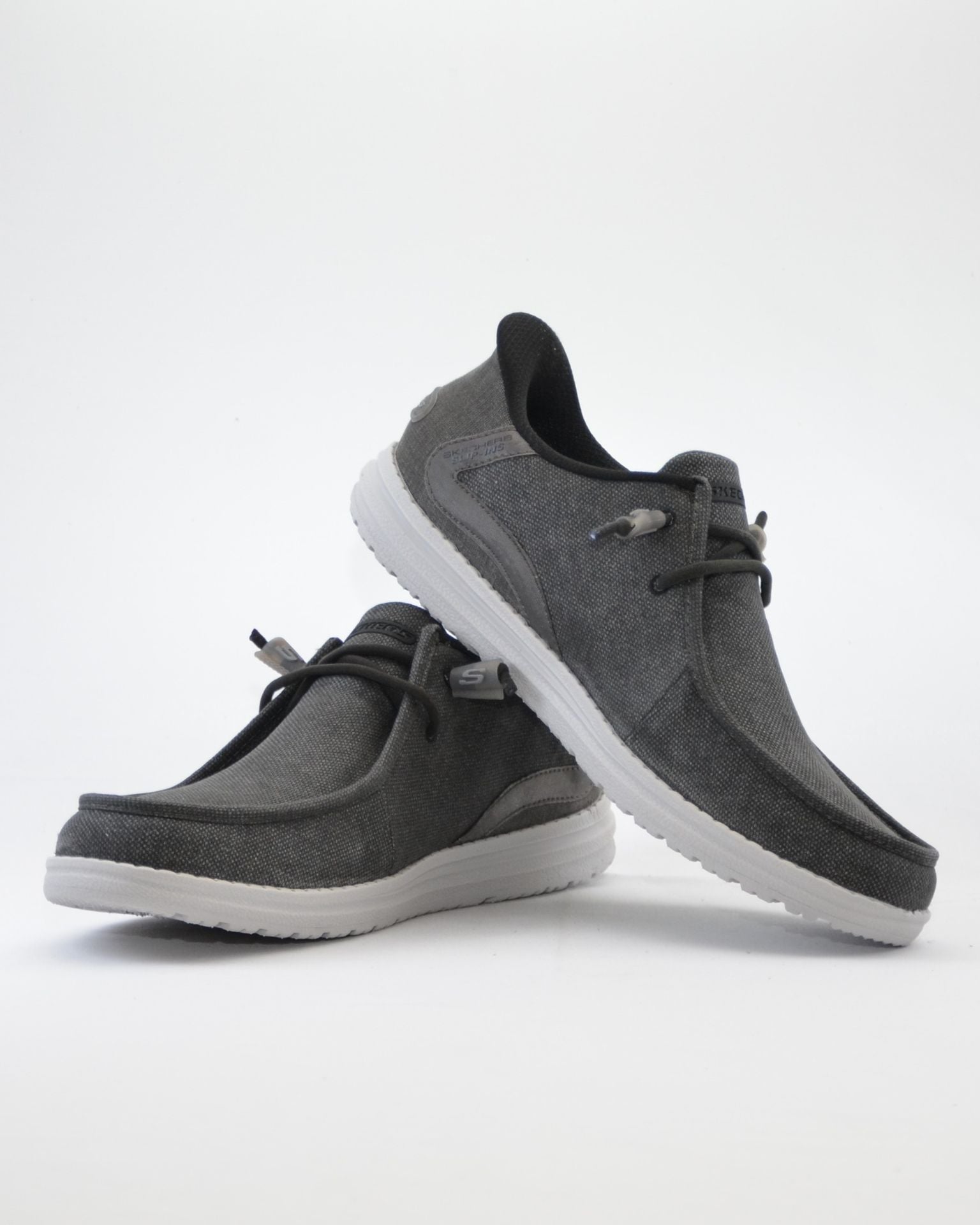 ZAPATILLAS DE LONA SKECHERS COLOR GRIS CORDON ELÁSTICO