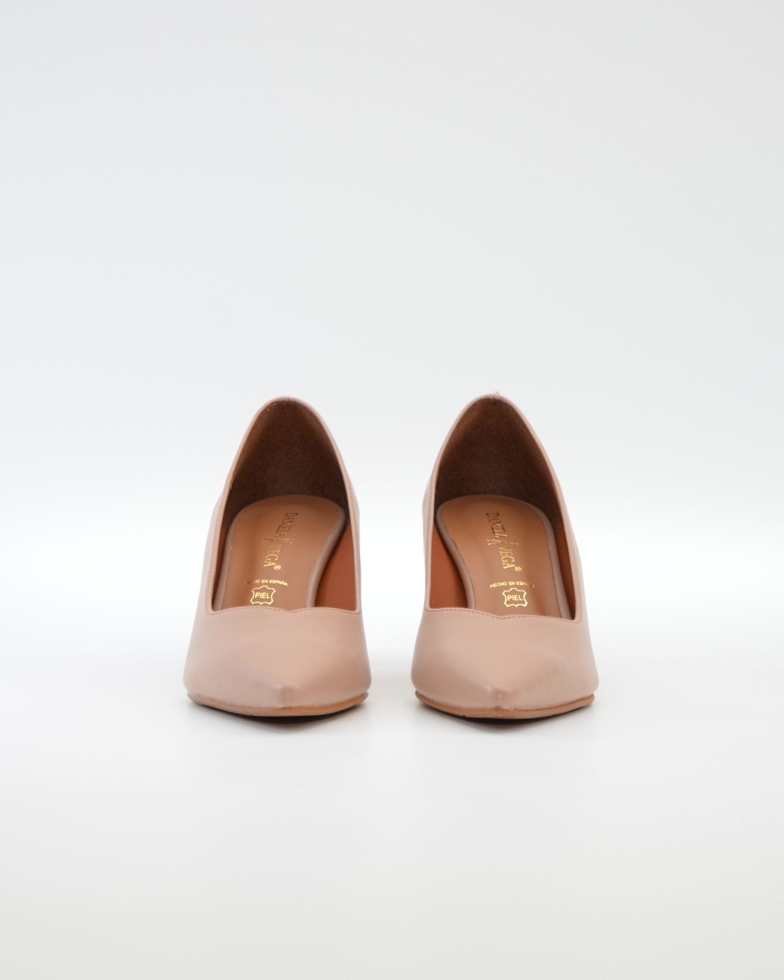 ZAPATO SALON STILETTO COLOR NUDE DANIELA VEGA 2333BD