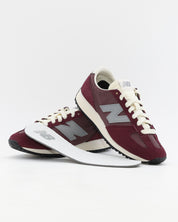 SNEAKERS NEW BALANCE U471 7PS ZAPATILLAS MUJER COLOR BURDEOS