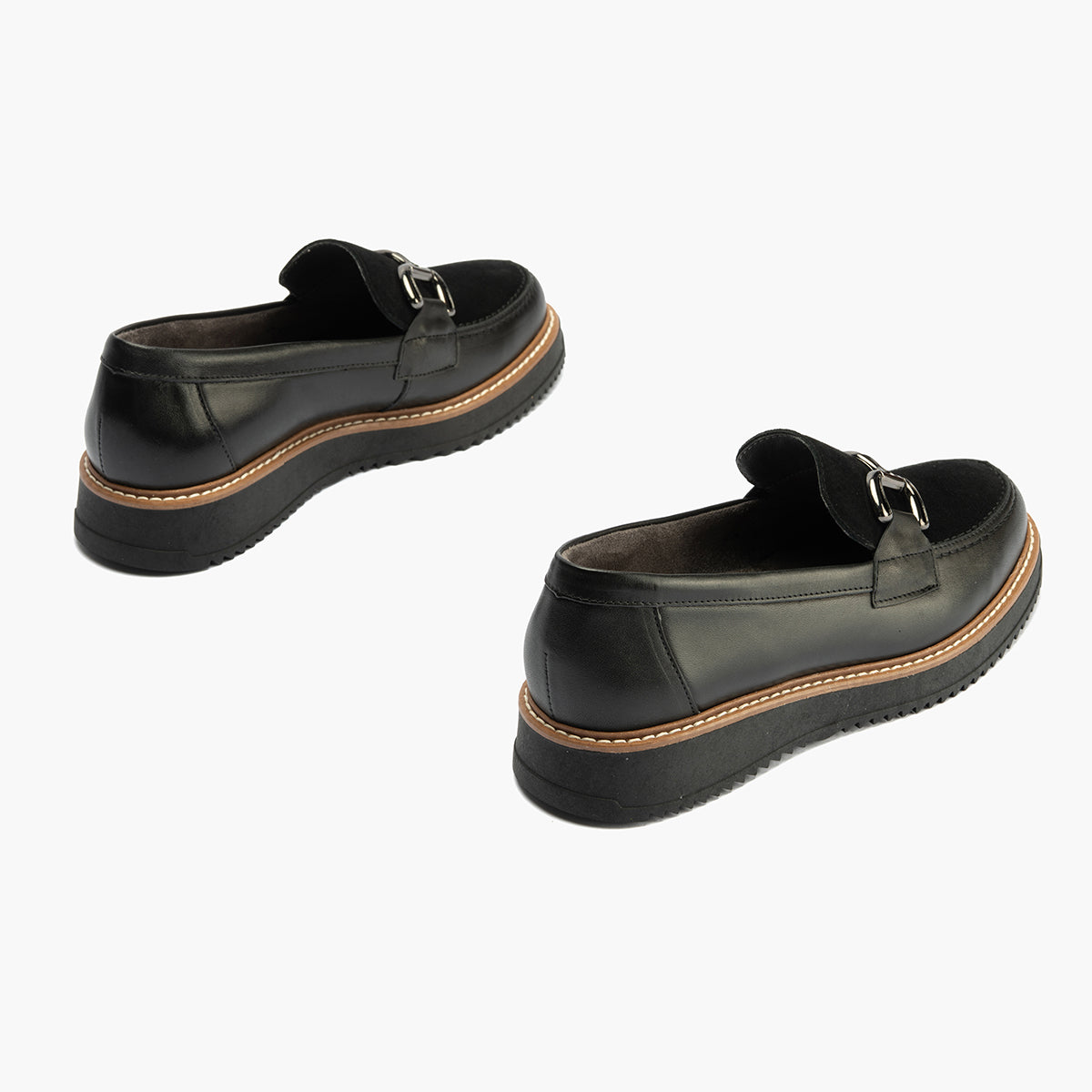 MOCASIN PLANO CHAROL ANTE NEGRO 10763