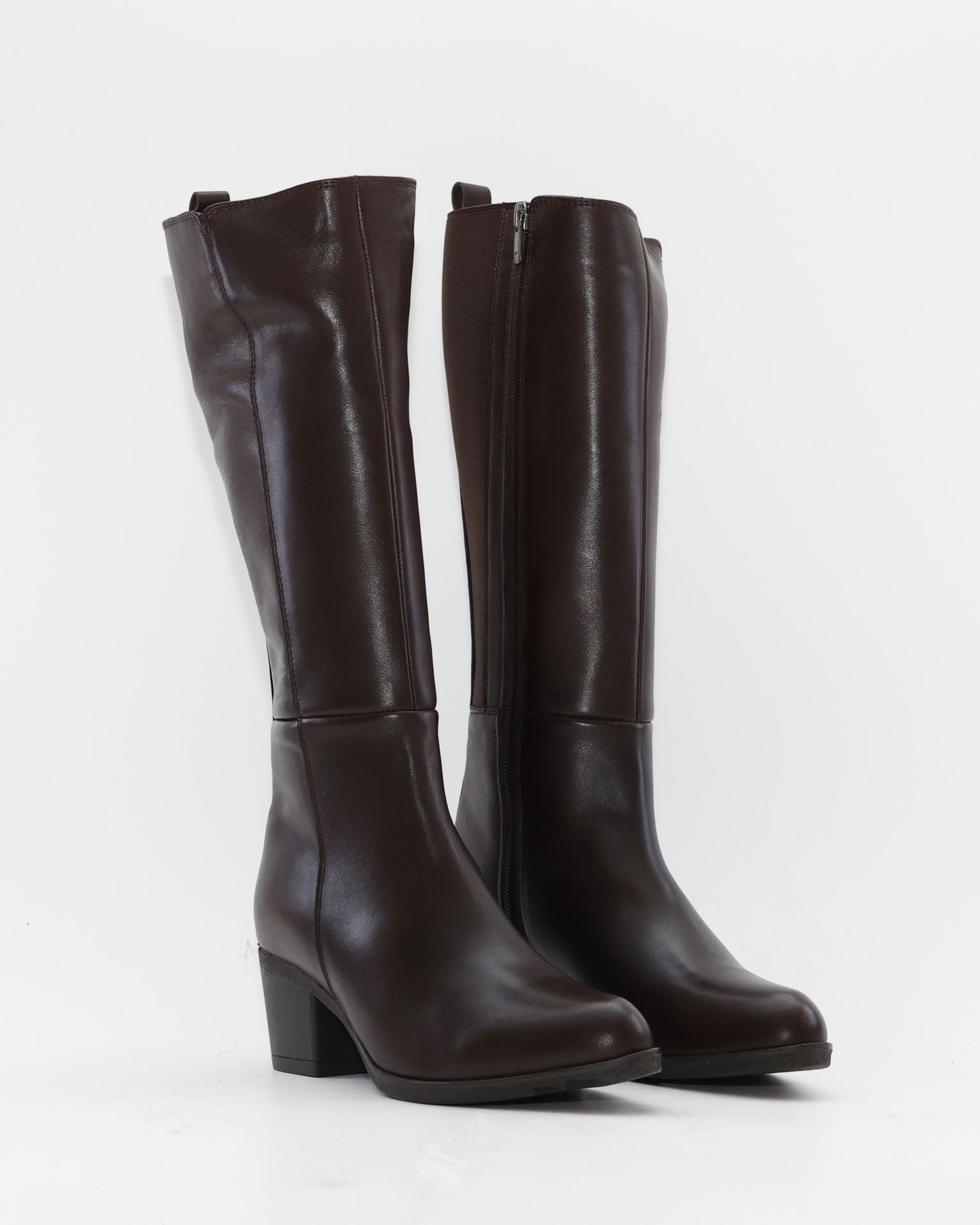 BOTA ALTA MUJER TACON MEDIO COLOR MARRON CREMALLERA Y ELASTICO TREINTAS L-1504